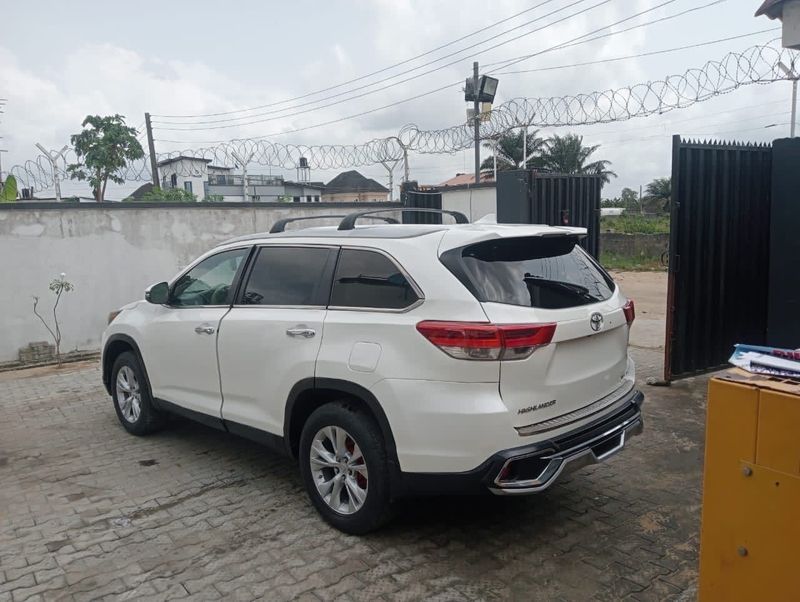 Thumbnail 8 of 2015 Toyota Highlander XLE